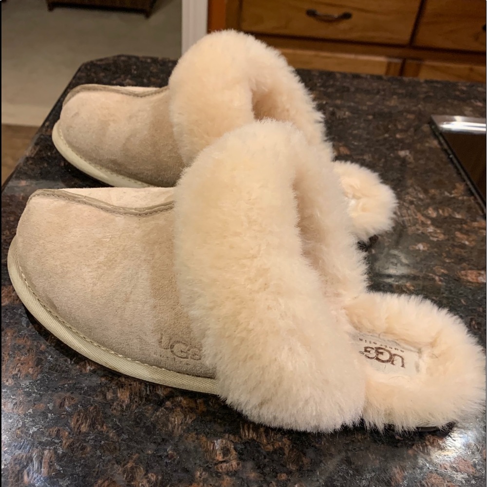 Ugh Scuffette ll Slippers in Sand